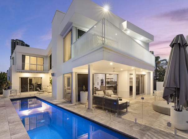 4 Seafarer Court, Paradise Waters, Qld 4217