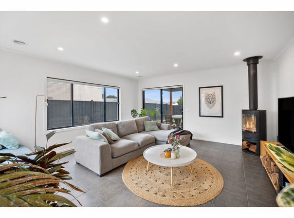 16 Cottage Crescent, Torquay, Vic 3228