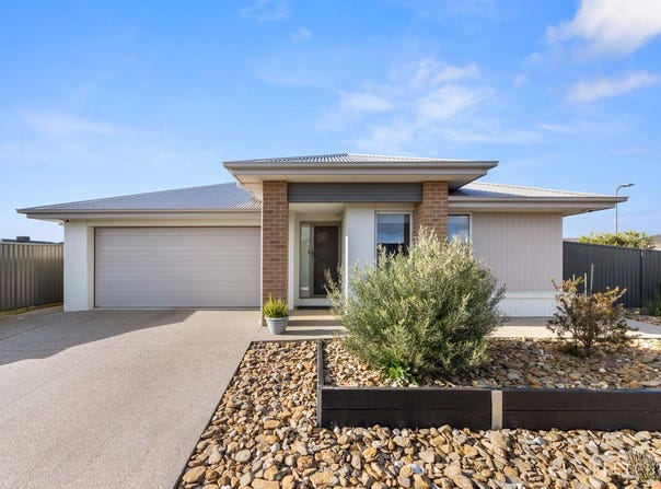 16 Lee Road, Lucas, Vic 3350