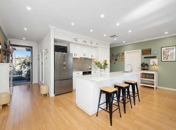 16A Devon Way, Lynwood, WA 6147