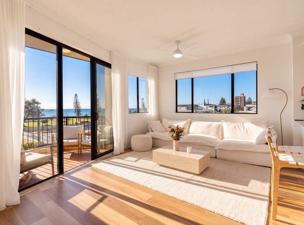 19/2 Fraser Avenue, Miami, Qld 4220