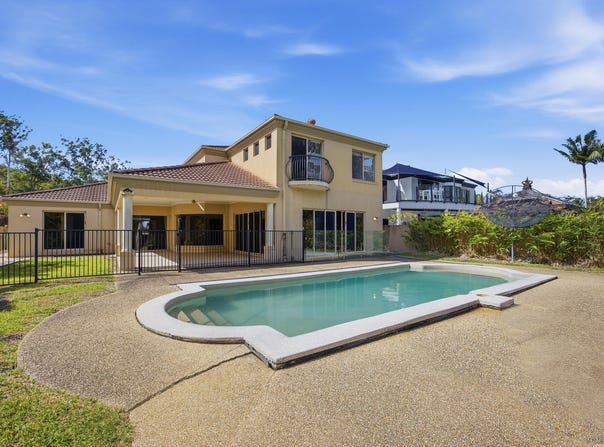 92 Arun Drive, Arundel, Qld 4214