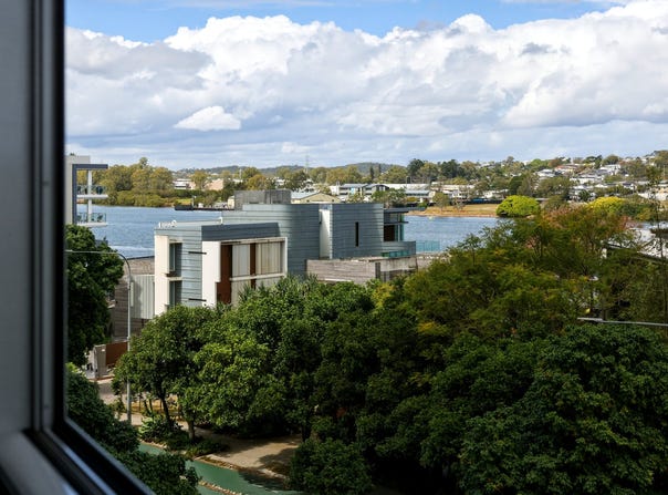 10412/8 Harbour Road, Hamilton, Qld 4007