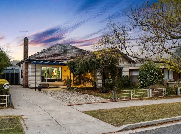 14 College Street, Wendouree, Vic 3355
