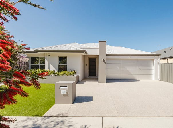 12 Birdie Grove, Yanchep, WA 6035