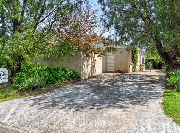 4 Larch Loop, Margaret River, WA 6285