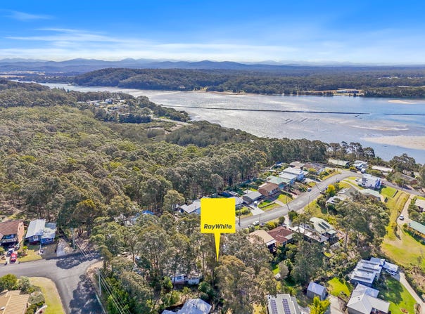 22 Hazel Road, Moruya Heads, NSW 2537