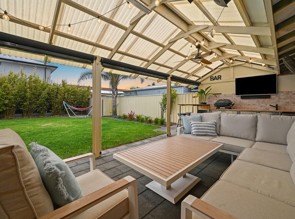 2 Jena Close, Semaphore Park, SA 5019