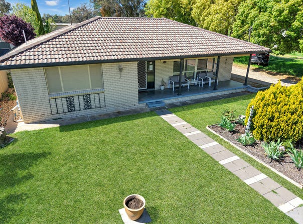 14 Briggs Street, Young, NSW 2594