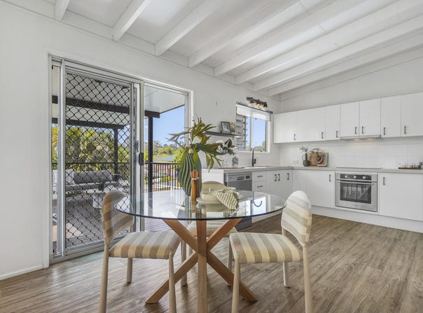 8 Waratah Street, Albany Creek, Qld 4035