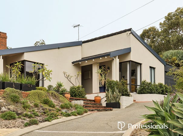 107 Falls Road, Lesmurdie, WA 6076