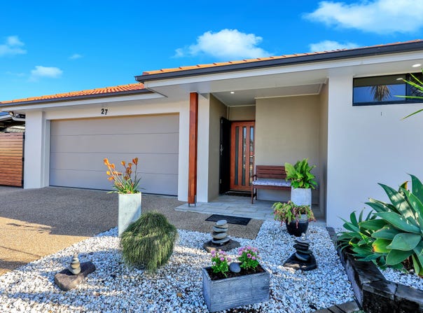 27 Chantelle Circuit, Coral Cove, Qld 4670
