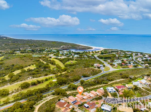 4/8 Collett Place, Guilderton, WA 6041