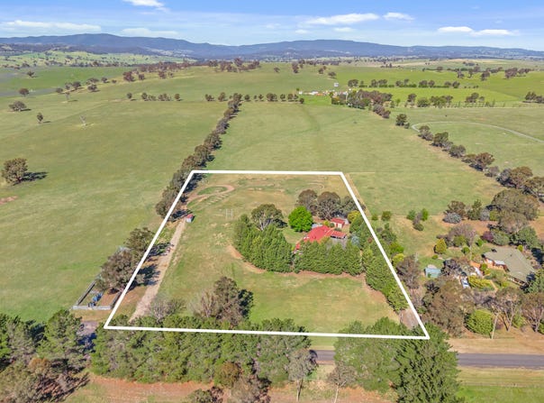 422 Laffing Waters Lane, Laffing Waters, NSW 2795
