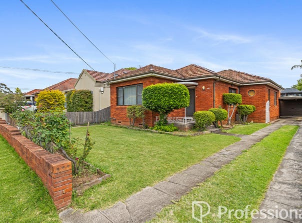 207 Gloucester Road, Beverly Hills, NSW 2209