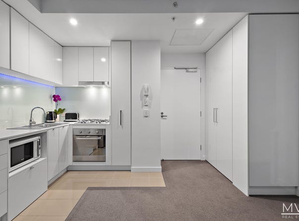 306/17 Malata Crescent, Success, WA 6164