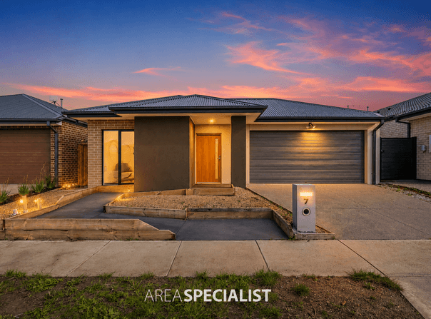 7 Thredbo Crescent, Clyde, Vic 3978