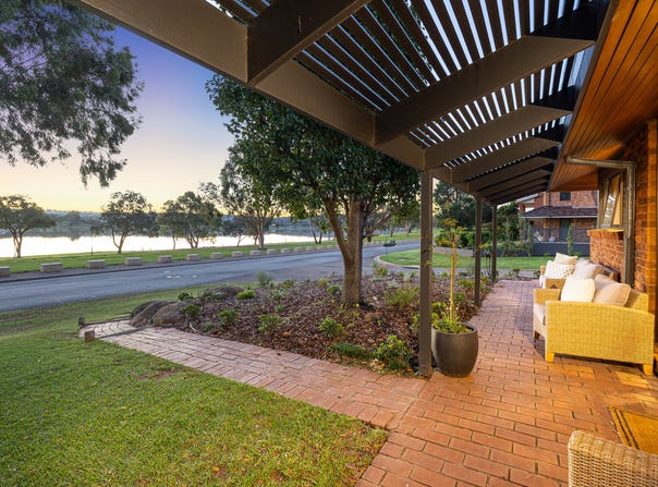 41 Eastlake Drive, Lake Albert, NSW 2650