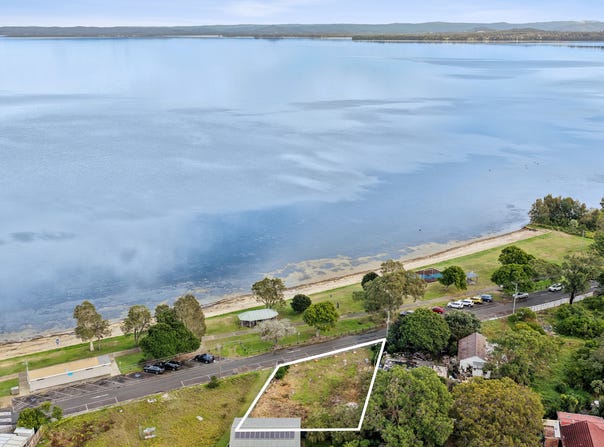 11 Beach Parade, Canton Beach, NSW 2263