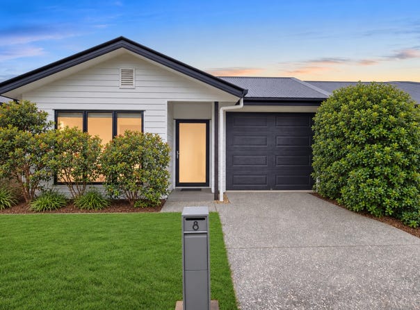 8 William Close, Park Ridge, Qld 4125