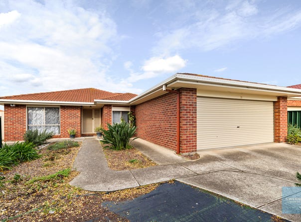 21 Lewis Avenue, Burnside, Vic 3023