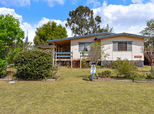29 Albert Street, Crows Nest, Qld 4355