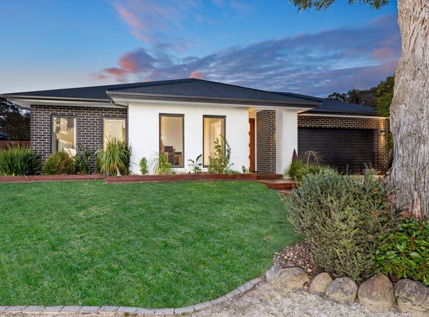 11 Lavery Avenue, Mount Clear, Vic 3350
