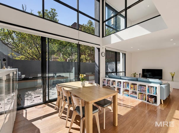 2/19 Queens Road, Melbourne, Vic 3004