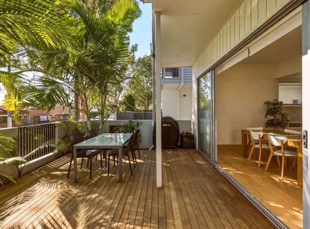56 Dutton Street, Hawthorne, Qld 4171