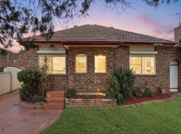202 Bonds Road, Riverwood, NSW 2210