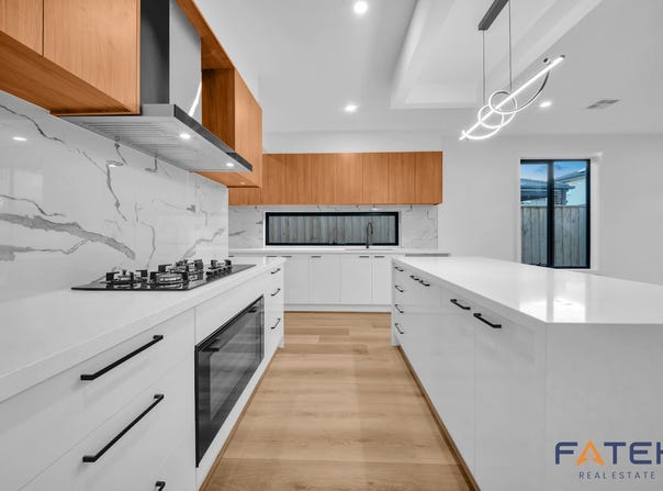 8 Halcyon way, Officer, Vic 3809