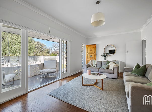16 Geneff Street, Innaloo, WA 6018