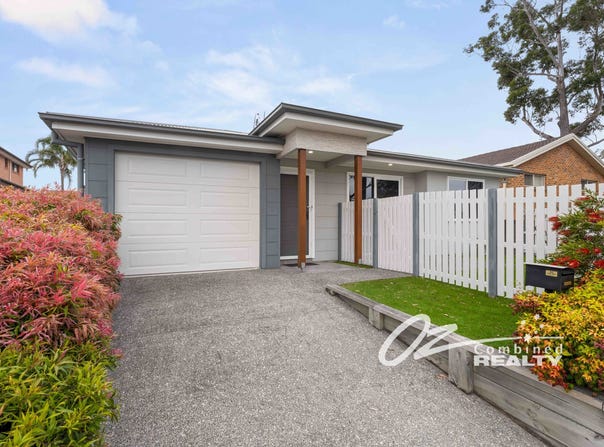1/200 Macleans Point Road, Sanctuary Point, NSW 2540