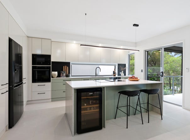 5 Tashey Court, Bundall, Qld 4217