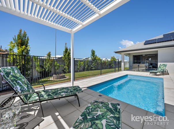 2 Coolamon Street, Mount Low, Qld 4818