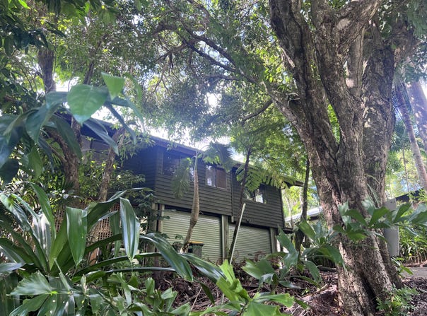 61 Cutten Street, Bingil Bay, Qld 4852