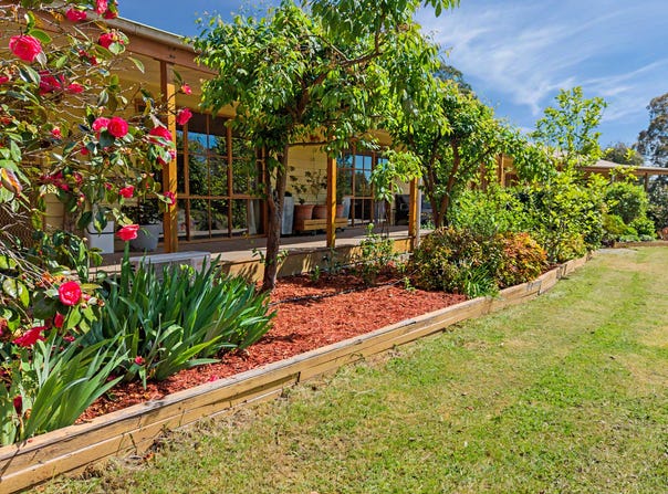 97 Highton Lane, Mansfield, Vic 3722