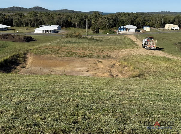 162 Moonlight Drive, Sarina, Qld 4737