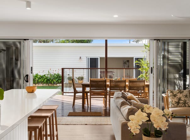 10 Mudjimba Beach Road, Mudjimba, Qld 4564
