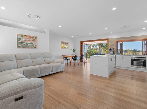 40 Summit Drive, Banora Point, NSW 2486