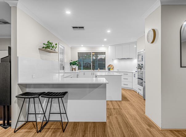 33 Roebuck Avenue, Canning Vale, WA 6155