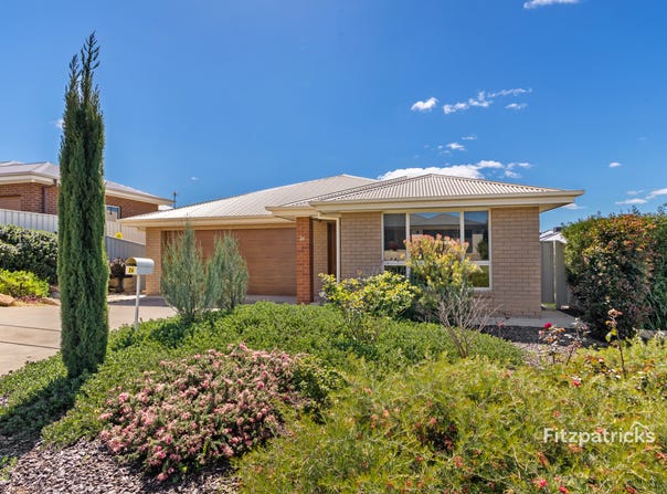 26 Alma Crescent, Estella, NSW 2650