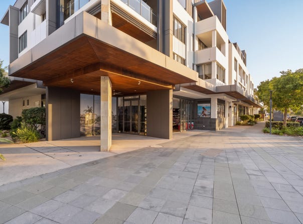 2/4 Marina Promenade, Paradise Point, Qld 4216