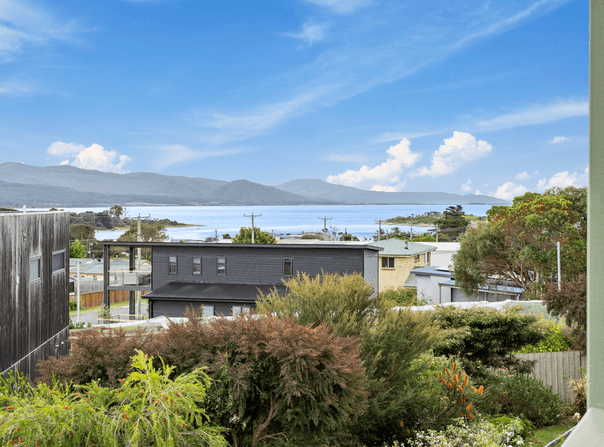 6 Gordon Heights, Bicheno, Tas 7215