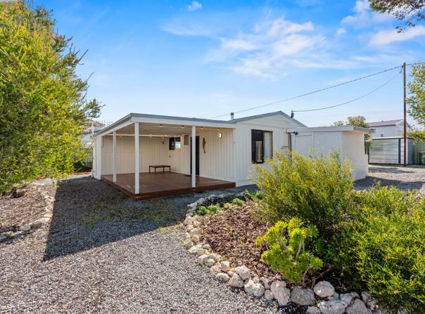 11 Chenoweth Crescent, Parsons Beach, SA 5575