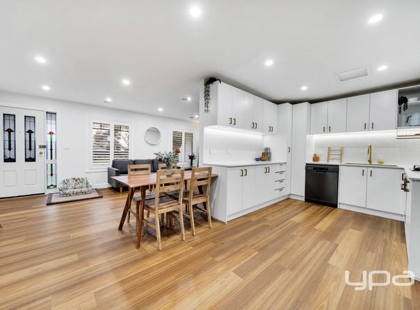 2 Osborne Terrace, Roxburgh Park, Vic 3064