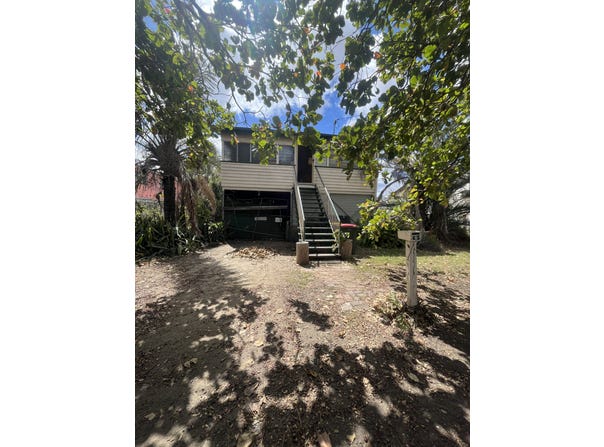 485 QUAY STREET, Depot Hill, Qld 4700