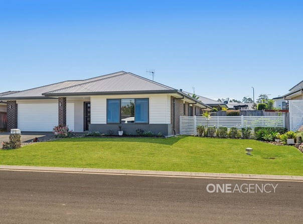 51 Litchfield Parkway, Thrumster, NSW 2444