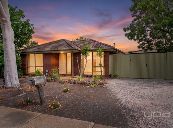 74 Kurunjang Drive, Kurunjang, Vic 3337