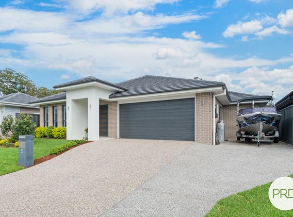 5 Vernon Circuit, Kew, NSW 2439